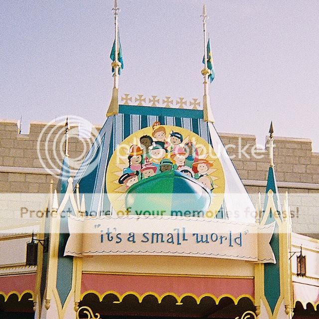 Magic Kingdom Sign Collection of Pictures - MiceChat